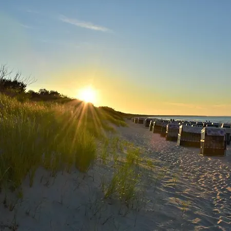 Haus 4 Jahreszeiten- Herbst Mit Terrasse, Bio-kamin Und 2 Schlafzimmer Karlshagen