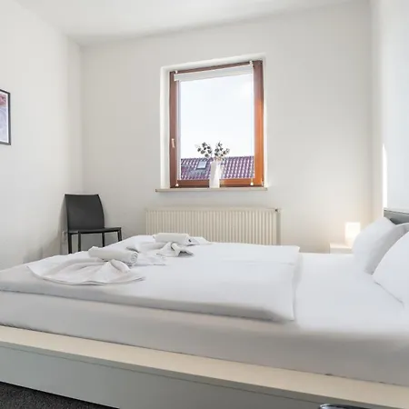 Haus 4 Jahreszeiten- Herbst Mit Terrasse, Bio-kamin Und 2 Schlafzimmer Apartament Karlshagen