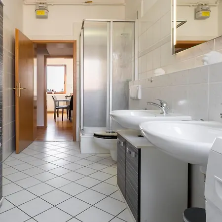 Haus 4 Jahreszeiten- Herbst Mit Terrasse, Bio-kamin Und 2 Schlafzimmer Apartment *